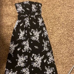Size small maxi dress never worn